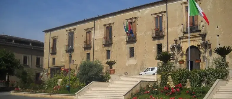 Altomonte sciolto per mafia: il dossier svela appalti, parentele e un «Comune condizionato»\n