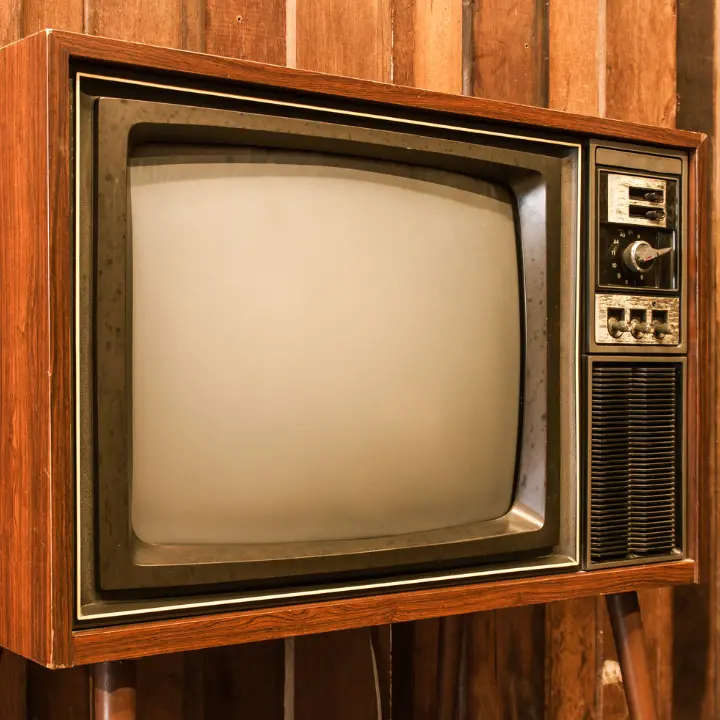 Dalla magia delle prime tv in bianco e nero ai moderni dispositivi smart: oggi si celebra la Giornata mondiale della televisione\n