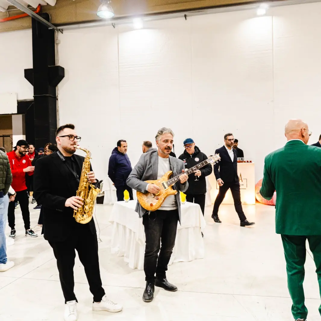 Riva Restaurant & Lounge Bar celebra l’apertura del nuovo showroom Idrowellness di Ligato Progress\n