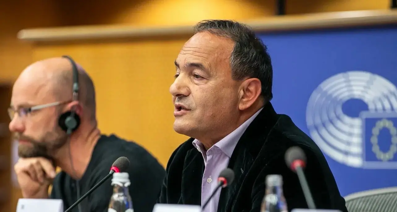 Il modello Riace sbarca a Bruxelles, Lucano: «Superare la paura e costruire la speranza»\n