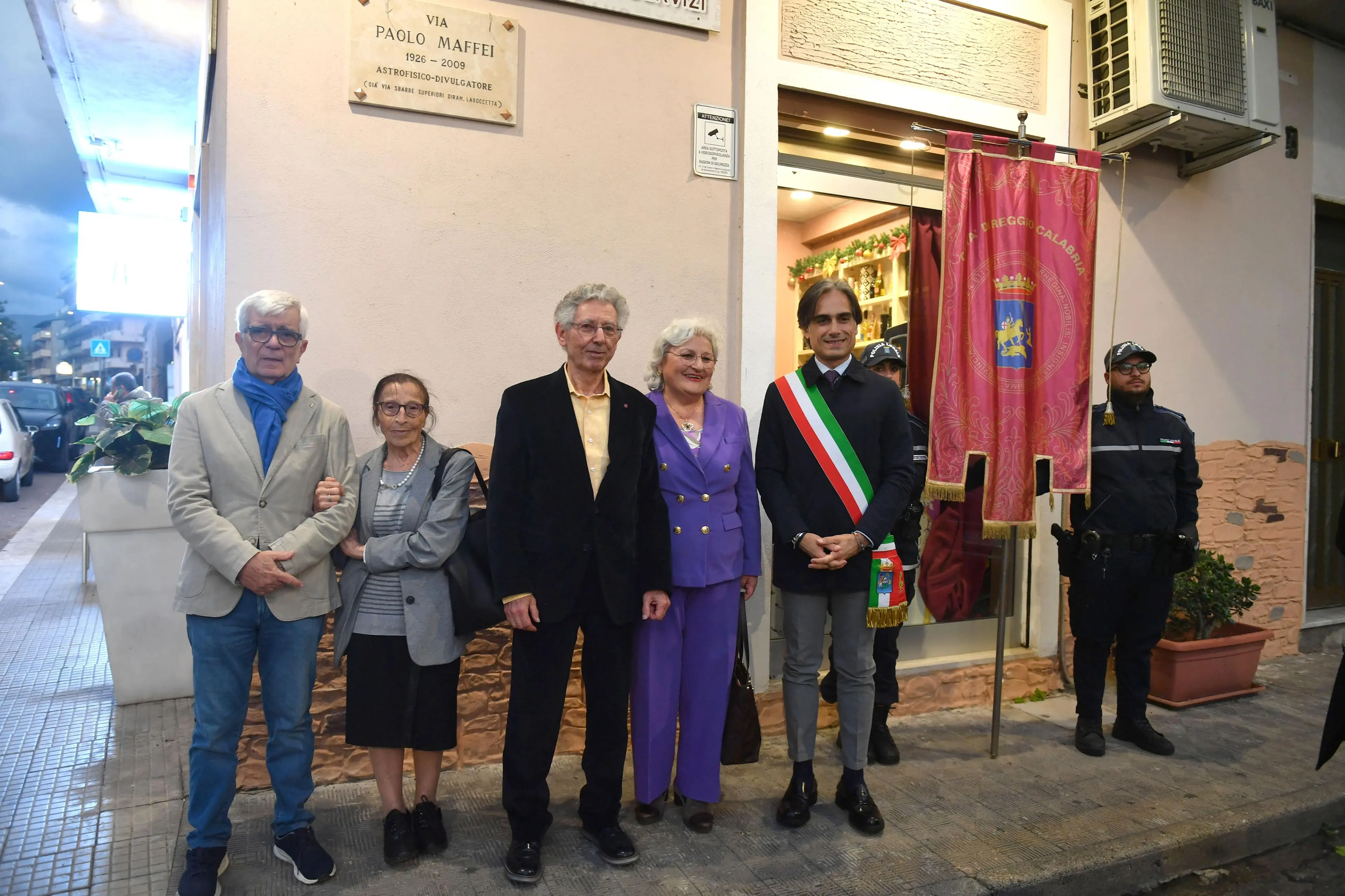 A Reggio dedicata una via\u00A0a Paolo Maffei per avvicinare le giovani generazioni alla conoscenza dell’universo\n