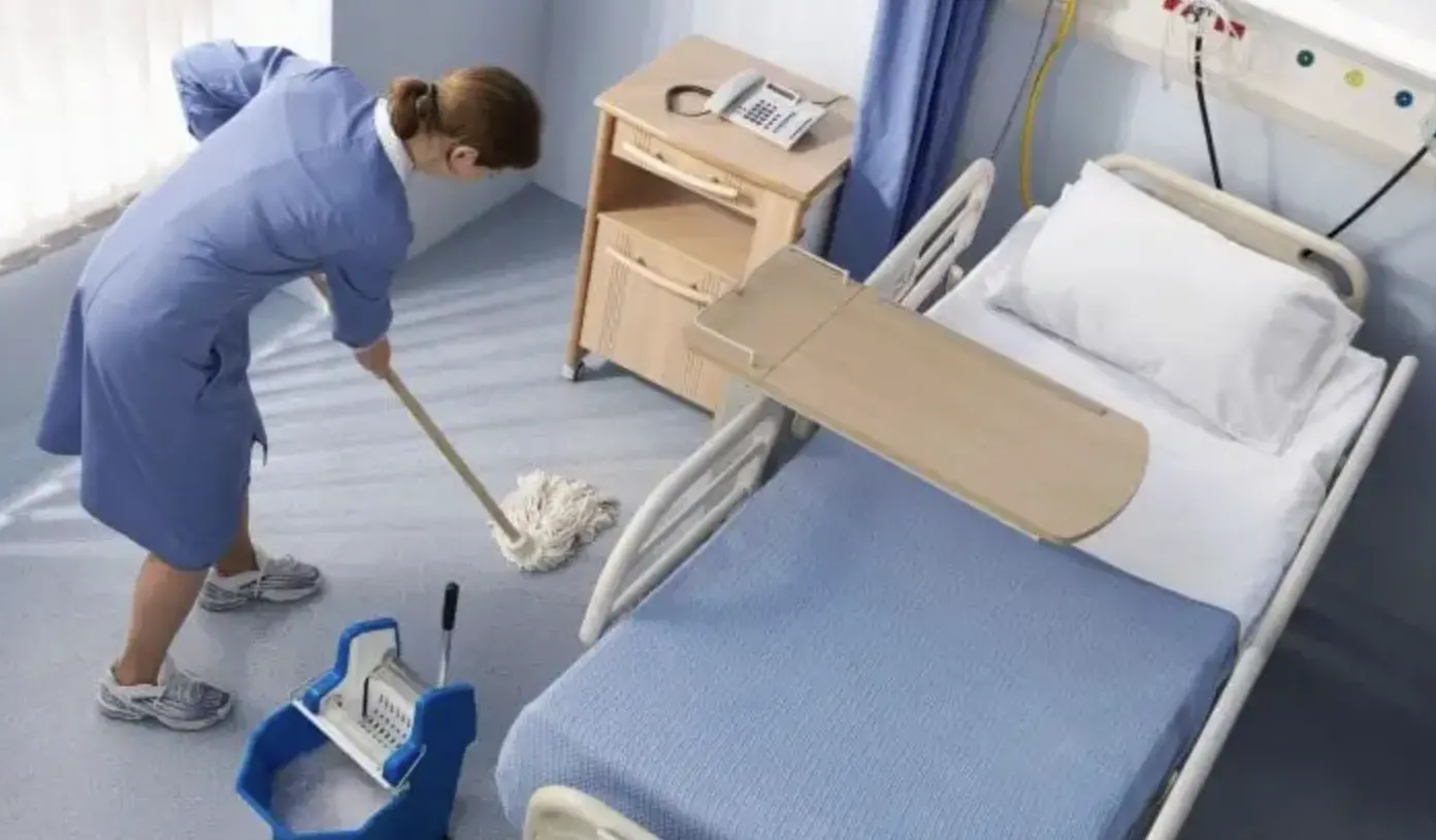 Pulizie nei presidi sanitari: lavoratori senza salario e protesta in arrivo