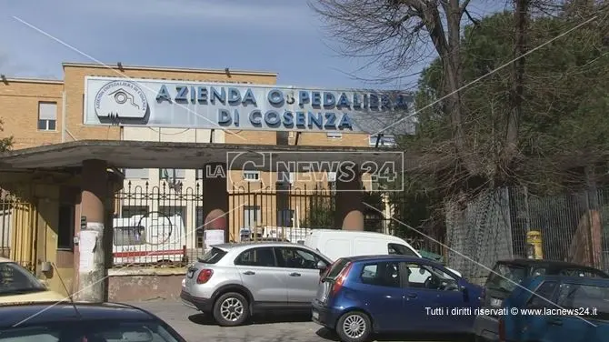 Ospedale di Cosenza, il Comitato “No Scippo” chiama a raccolta i sindaci: «Unitevi per difendere il diritto alla cura»