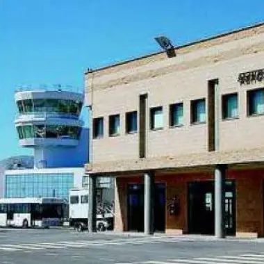 Aeroporto di Crotone, il consigliere Devona (Pd): «Gravi criticità che non possono più essere ignorate»\n