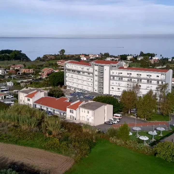 Ospedale di Tropea, la disperazione dei pazienti: «Mi curava Ventrice e mi devo operare, ma ora non so a chi rivolgermi»\n