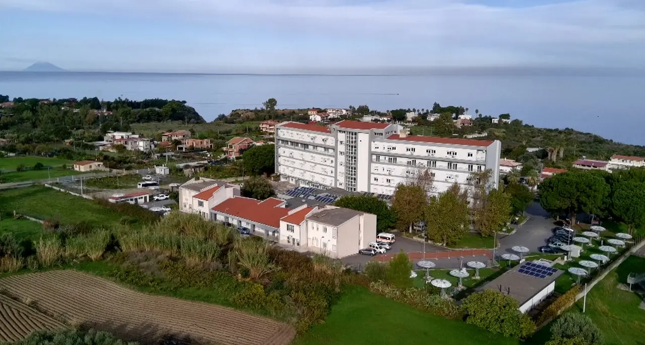 Ospedale di Tropea, la disperazione dei pazienti: «Mi curava Ventrice e mi devo operare, ma ora non so a chi rivolgermi»\n