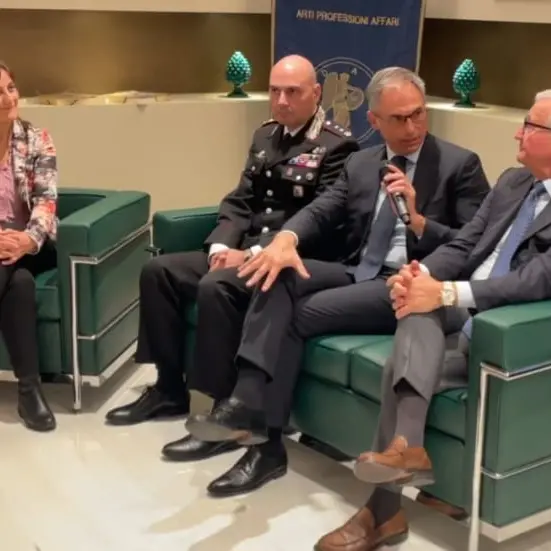 “Oltre la tela”, a Catanzaro\u00A0uomini in dialogo contro la violenza sulle donne tra testimonianza\u00A0e impegno\n