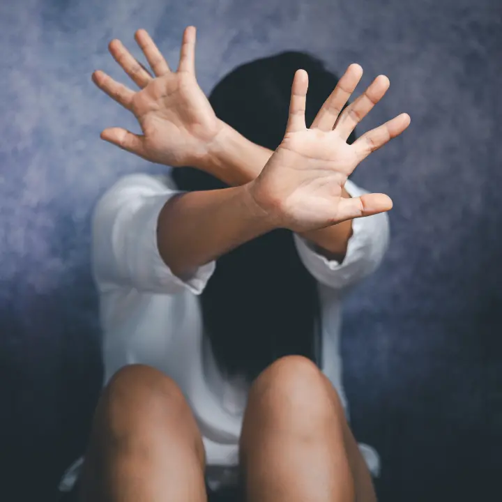 Donne vittime di violenza, più della metà presenta disturbi dopo\u00A0anni: ricerca dell’Istituto superiore di sanità\n