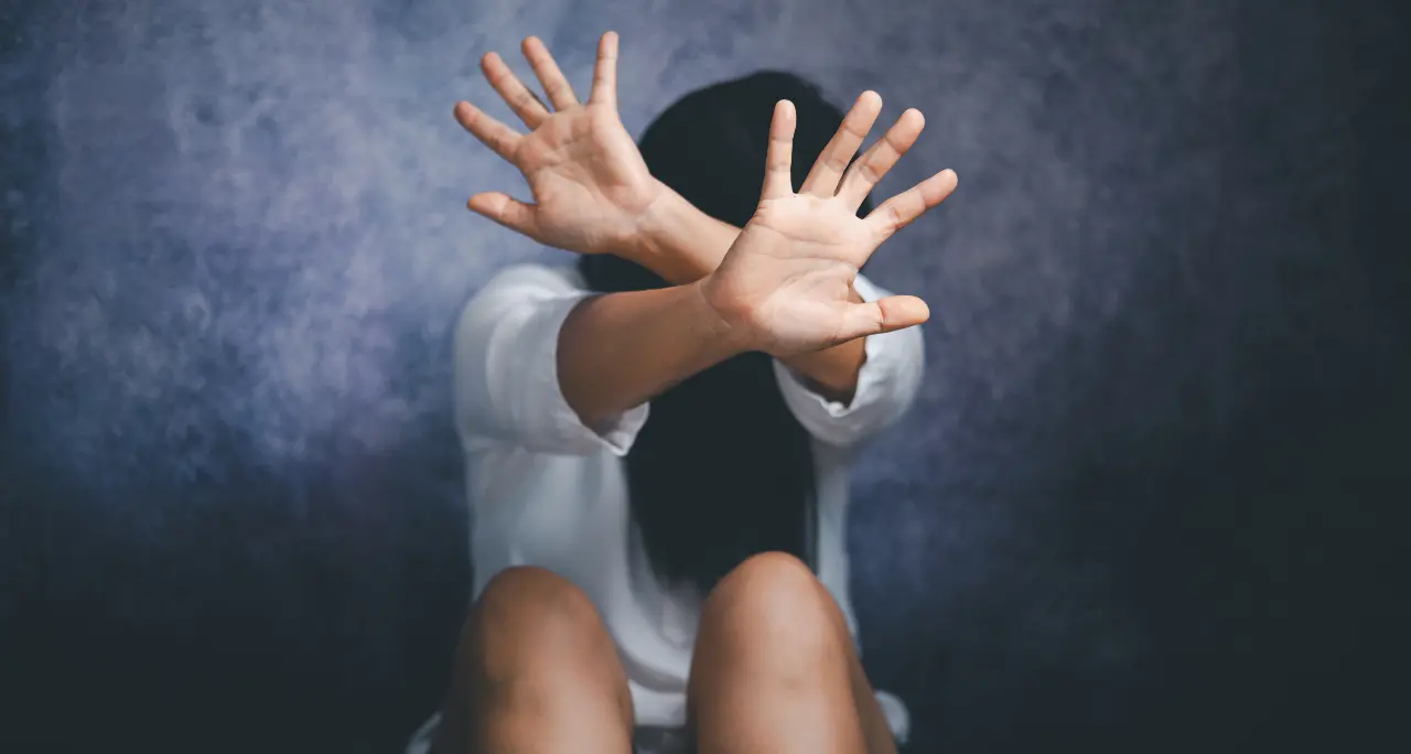 Donne vittime di violenza, più della metà presenta disturbi dopo\u00A0anni: ricerca dell’Istituto superiore di sanità\n