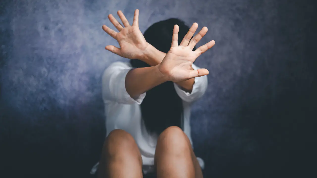 Donne vittime di violenza, più della metà presenta disturbi dopo\u00A0anni: ricerca dell’Istituto superiore di sanità\n