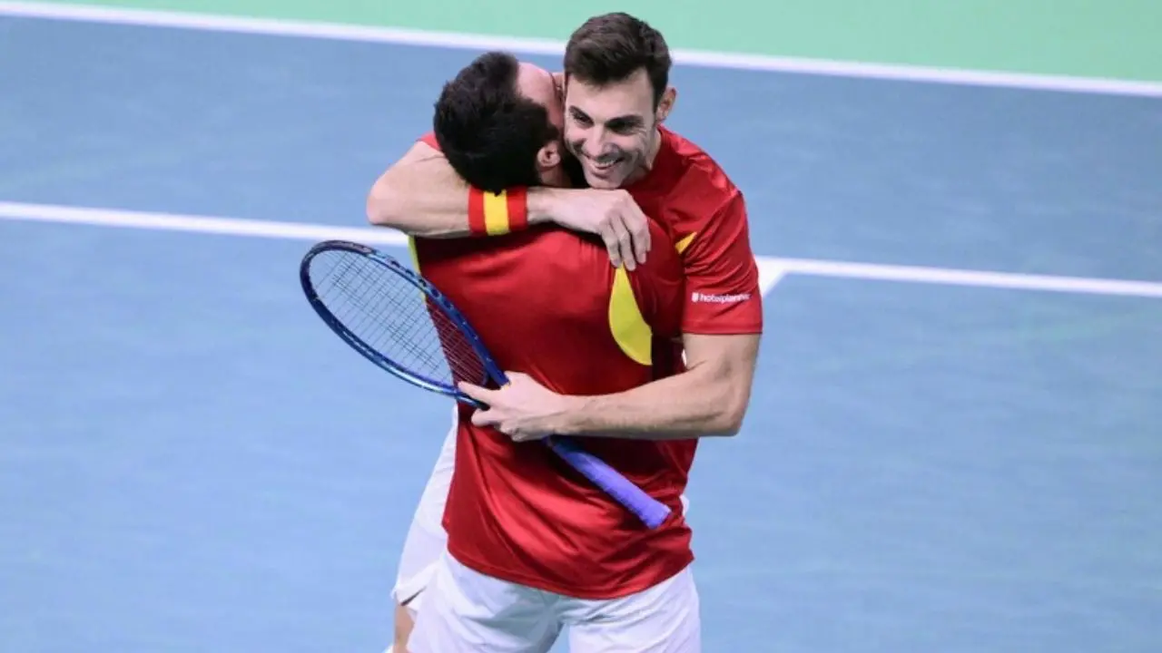 Tennis, la Spagna raggiunge l'Italia in finale di Coppa Davis: decisivo il doppio\n