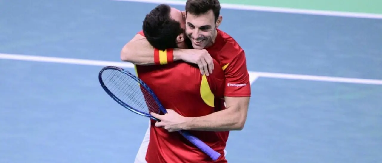 Tennis, la Spagna raggiunge l'Italia in finale di Coppa Davis: decisivo il doppio\n