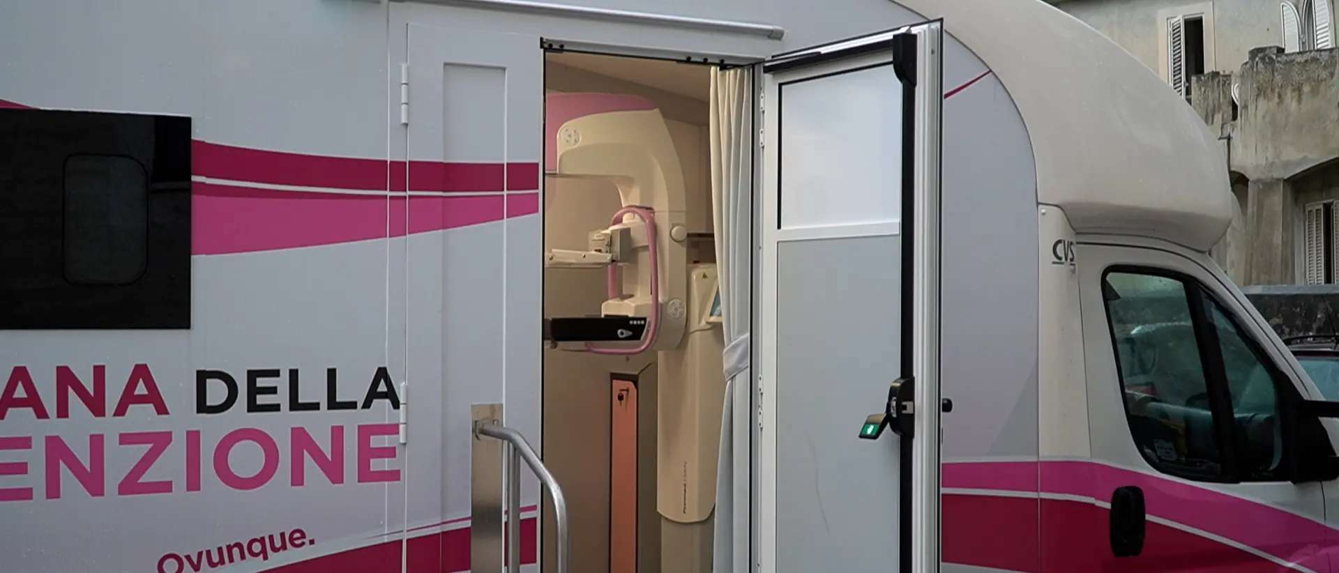 La Carovana della prevenzione fa sosta a Diamante: grande partecipazione allo screening mammografico –\u00A0VIDEO\n