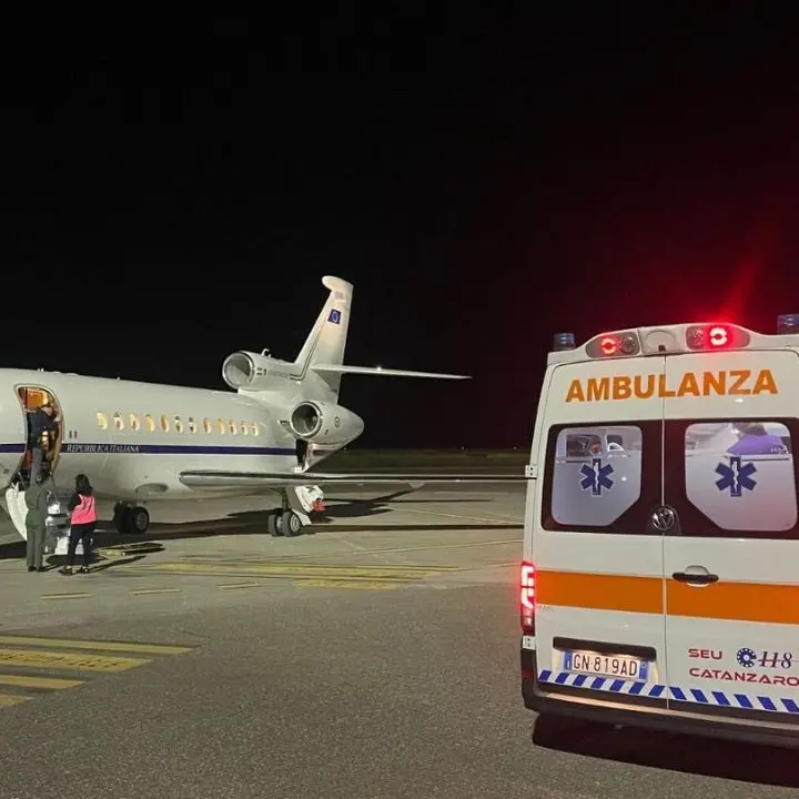 Volo salva vita da Lamezia a Roma per un bimbo di un anno: è stato trasferito al Bambino Gesù\n