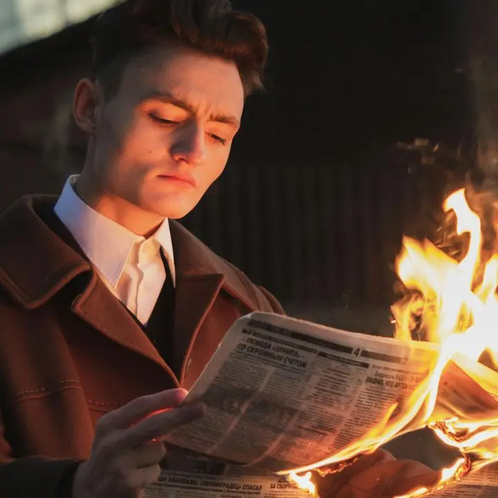 Il prezzo dell’ignoranza: così le fake news riempiono il vuoto lasciato dai giornali\n