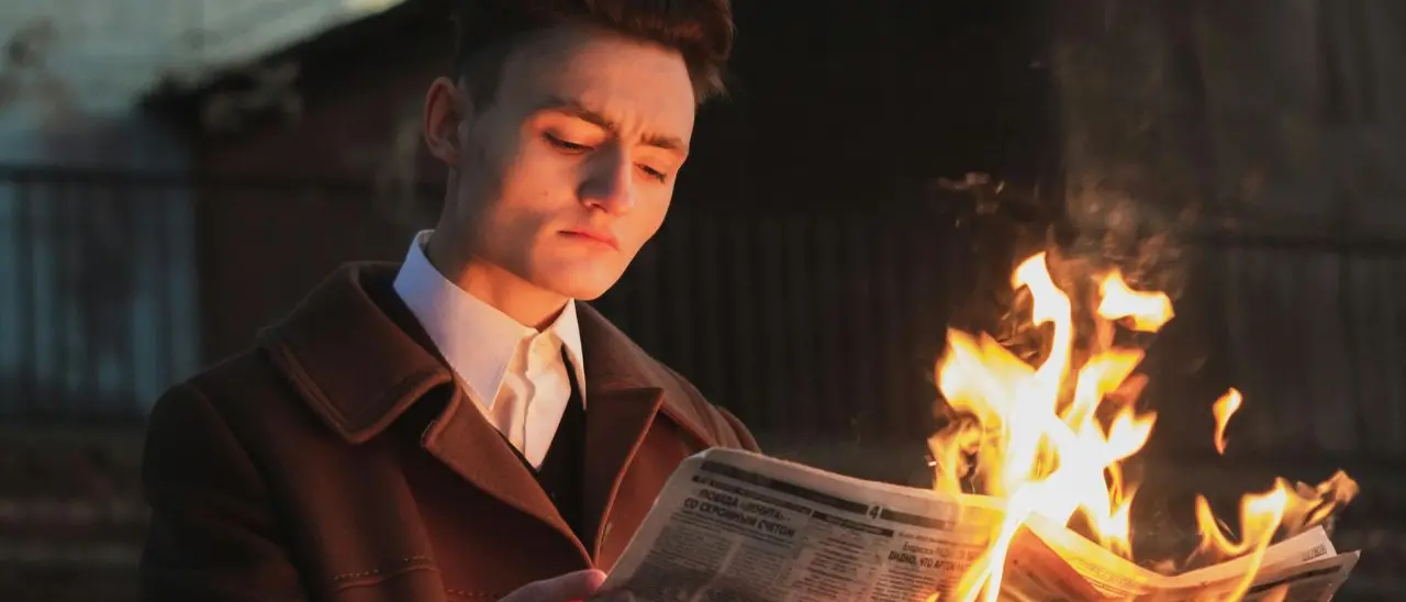 Il prezzo dell’ignoranza: così le fake news riempiono il vuoto lasciato dai giornali\n