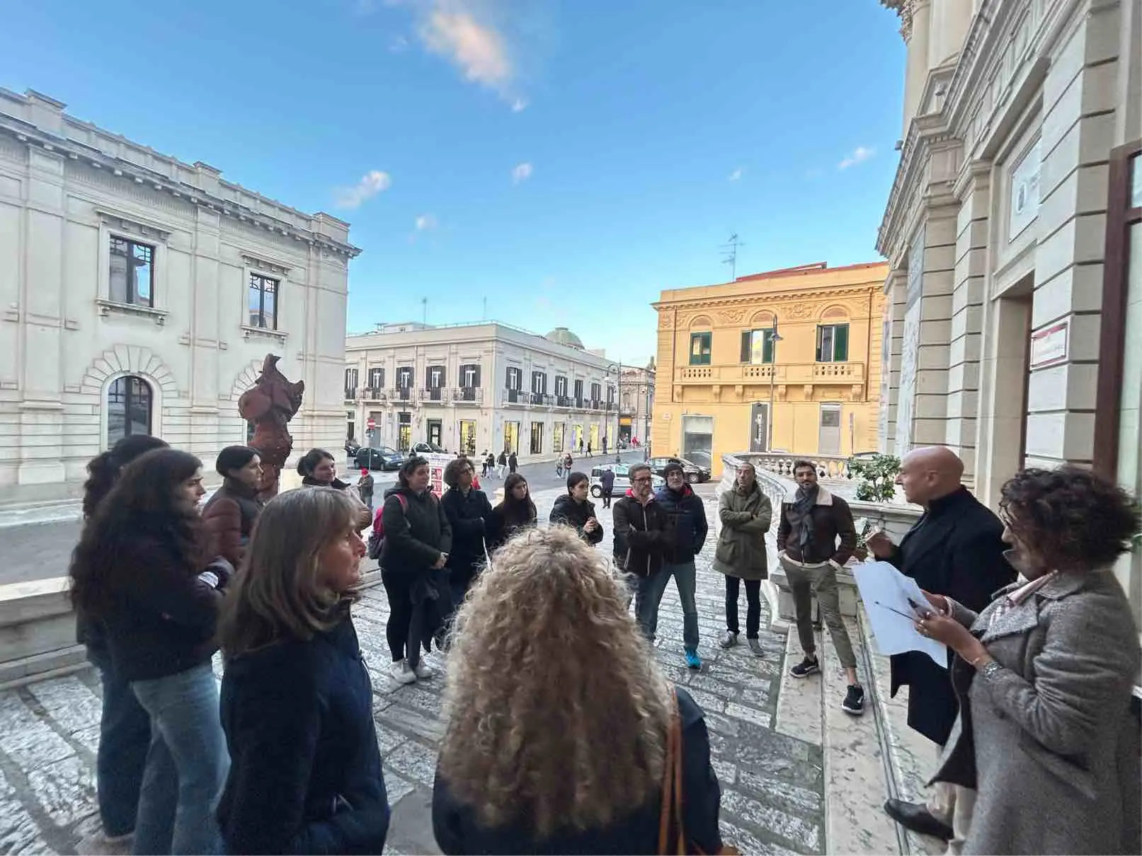 In cammino nel cuore di Reggio con DiStretto d’Emozioni\n