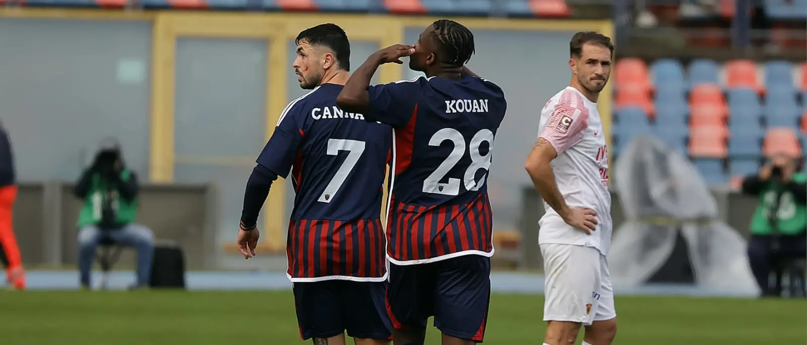 Kouan, un 2025 da Giano bifronte con la maglia del Cosenza\n