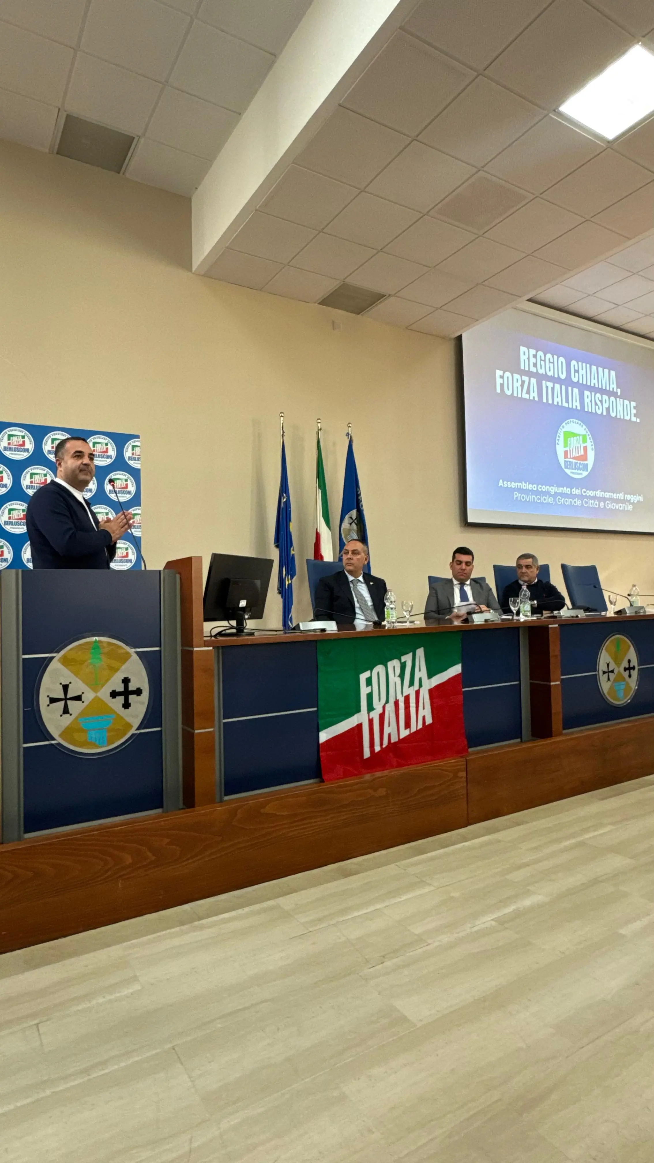 Reggio, Forza Italia prepara il manifesto per la città. Cannizzaro: «A Palazzo San Giorgio una tarantella indecorosa»
