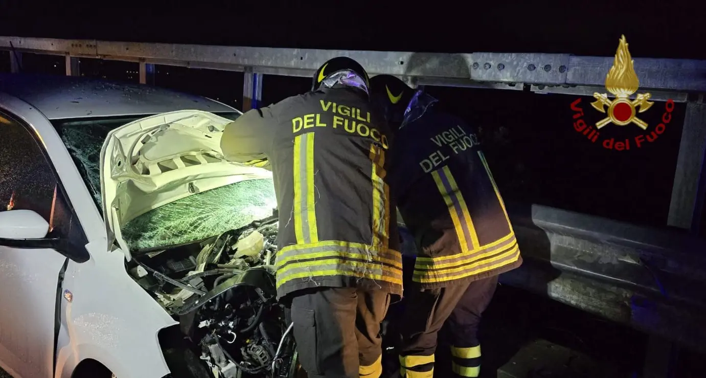 Incidente sulla 107 a Rovito, sei feriti dopo scontro tra auto\n