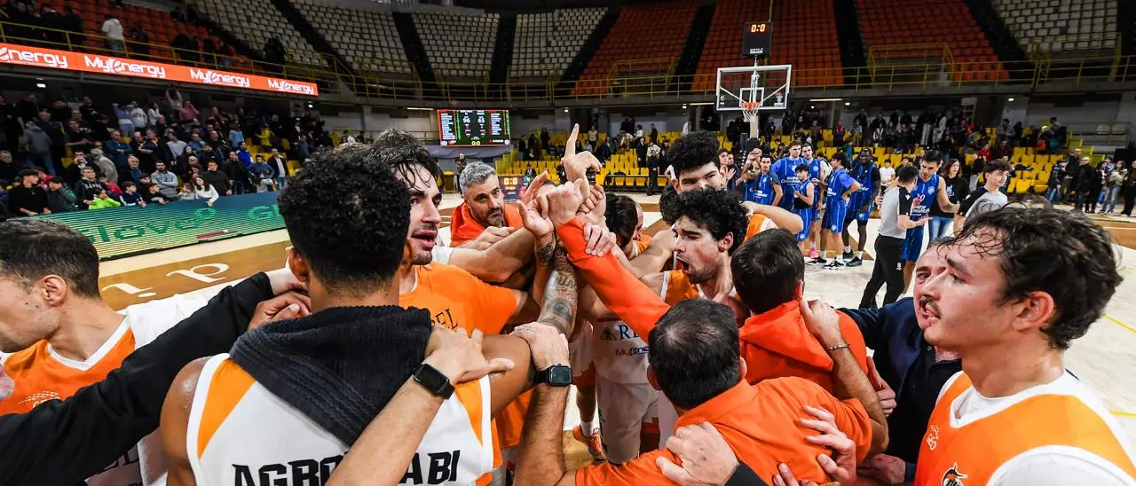 La Redel Viola imbriglia la capolista Ragusa (96-65)\n