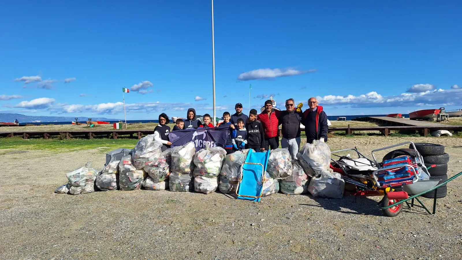 Schiavonea, 600 chili di rifiuti rimossi dai volontari Plastic Free