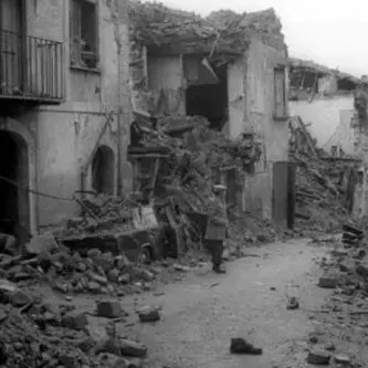 Ondate di memoria: il terremoto dell'Irpinia del 1980 tra scienza della terra e scienza dell'uomo\n