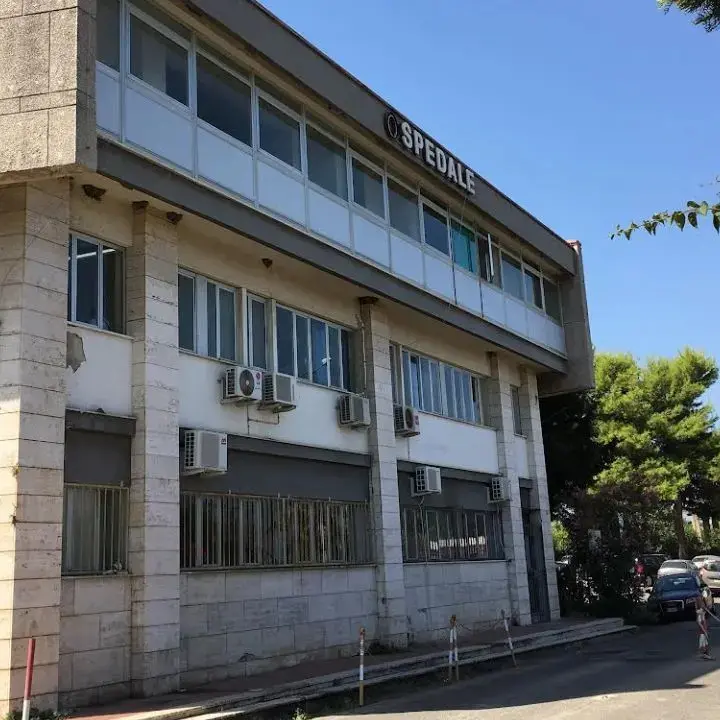 Ospedale di Tropea, Piperno (Smi)\u00A0accusa l’Asp: «Non dà risposte a carenze croniche, reparti fermi e assunzioni bloccate»\n
