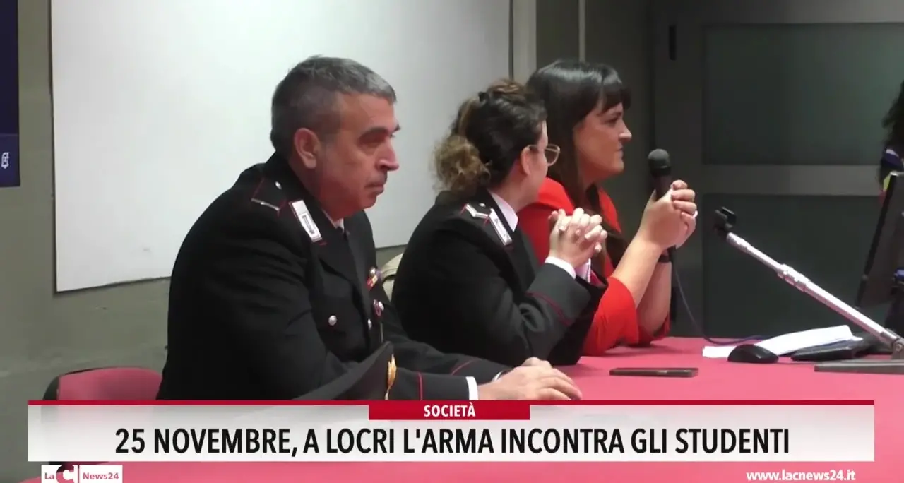 25 novembre, a Locri l'Arma incontra gli studenti