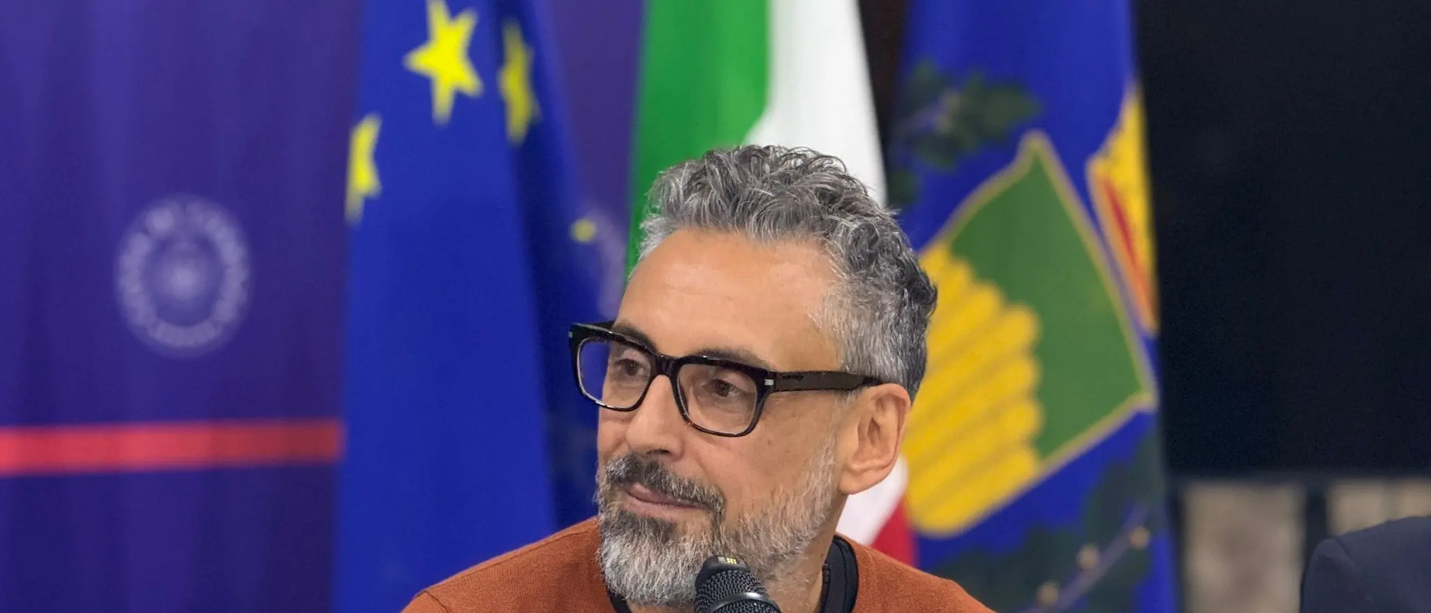 Cosenza, Brunori e il capodanno identitario in piazza: «Ci “scialeremo”»