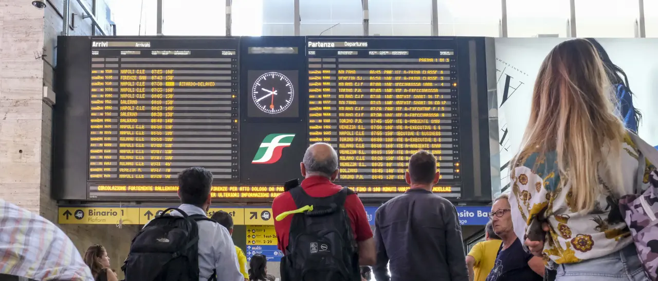 Sciopero\u00A0venerdì 28 novembre, dai treni a bus e scuola: ecco chi si ferma, orari e fasce garantite