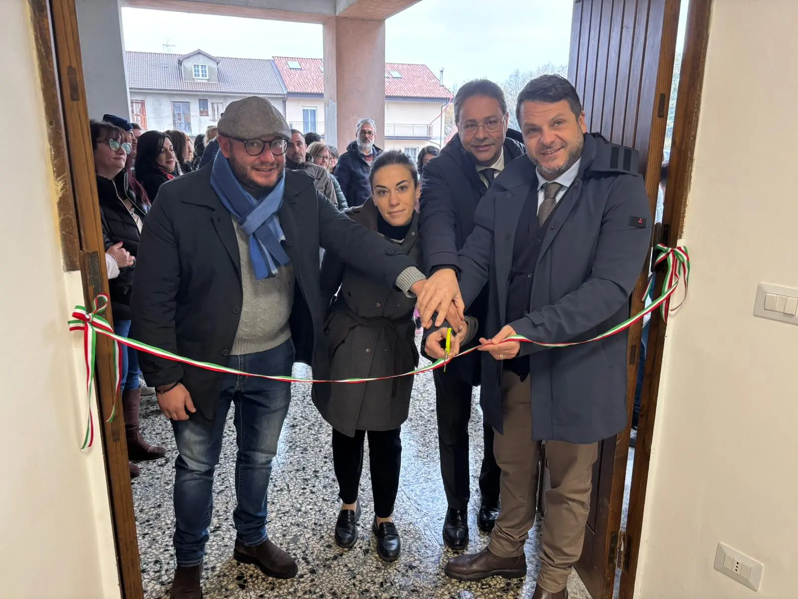 Inaugurata la\u00A0nuova scuola dell’Infanzia a\u00A0Simbario: un progetto che guarda al futuro del paese\n