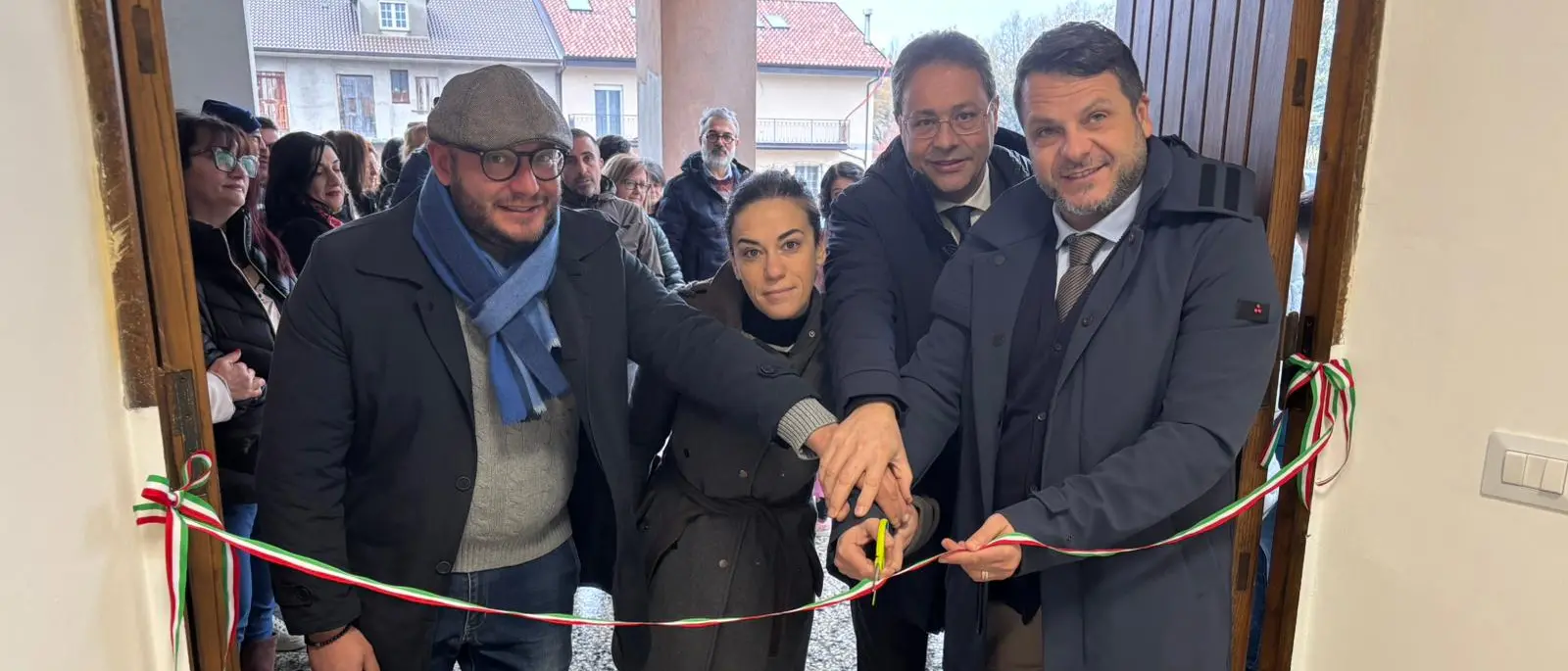 Inaugurata la\u00A0nuova scuola dell’Infanzia a\u00A0Simbario: un progetto che guarda al futuro del paese\n