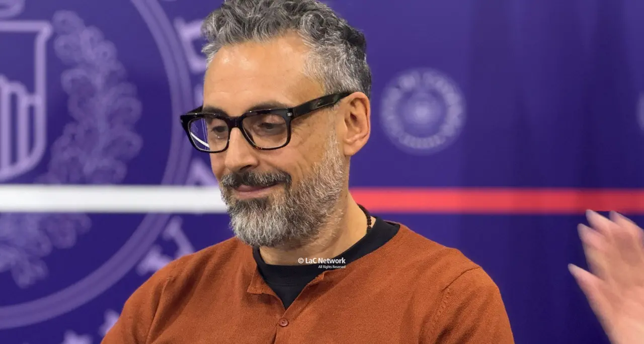 Cosenza saluterà il nuovo anno con Brunori: «Un ritorno bellissimo, sarà un concerto super divertente»\n