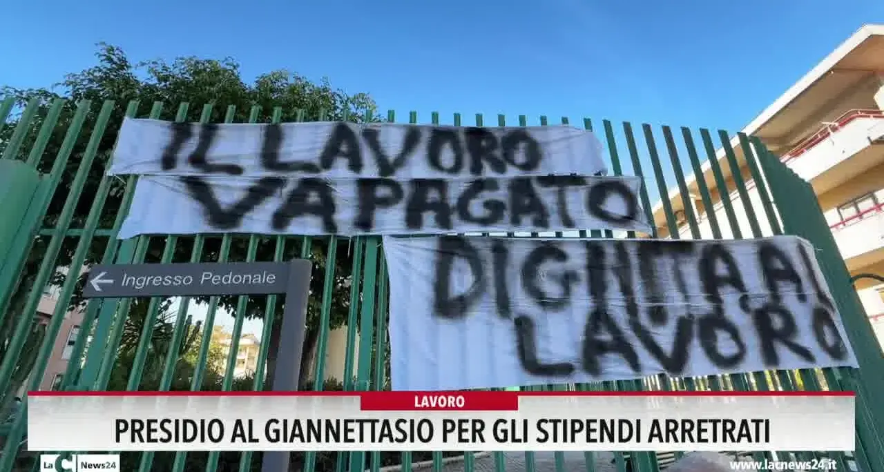 Presidio al Giannettasio per gli stipendi arretrati