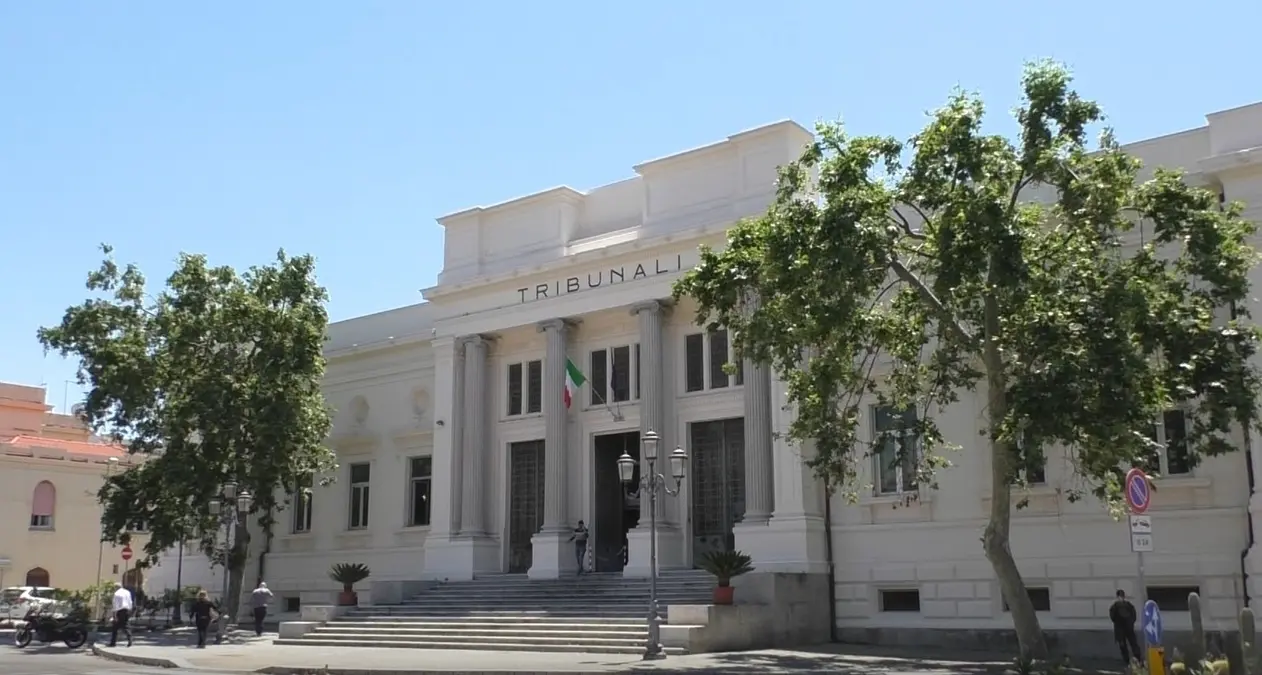 Scilla, la Corte d’Appello riforma le condanne: sei assoluzioni e pene ridotte per diversi imputati\n