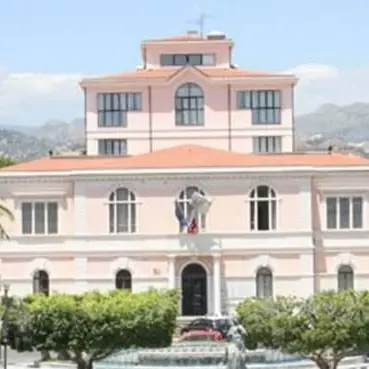 Siderno, finanziato al Liceo artistico: 1,5 milioni dal Ministero. L’Amministrazione: «Risultato frutto della collaborazione con la Metro City»\n