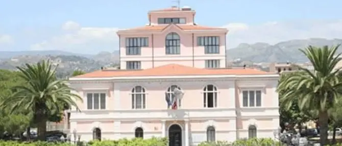 Siderno, finanziato al Liceo artistico: 1,5 milioni dal Ministero. L’Amministrazione: «Risultato frutto della collaborazione con la Metro City»\n