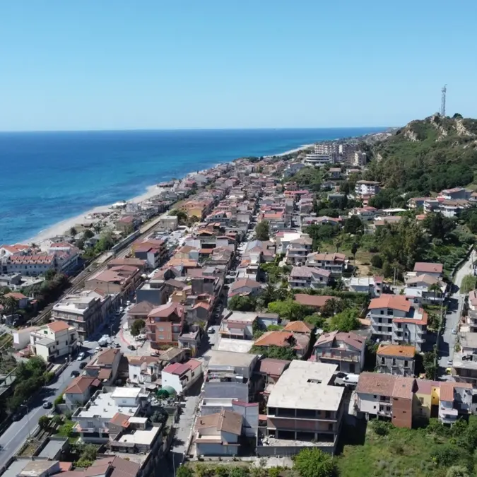 Brancaleone potenzia la Biblioteca “Cesare Pavese”: nuovi volumi e un finanziamento regionale da 12.670 euro\n