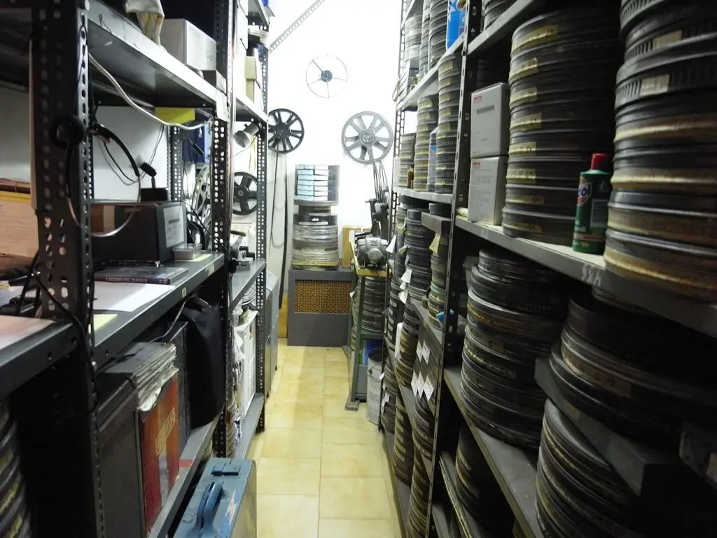 “Visioni fuori luogo”, il ministero della Cultura finanzia 5 scuole in Calabria con 228mila euro: ecco quali\n