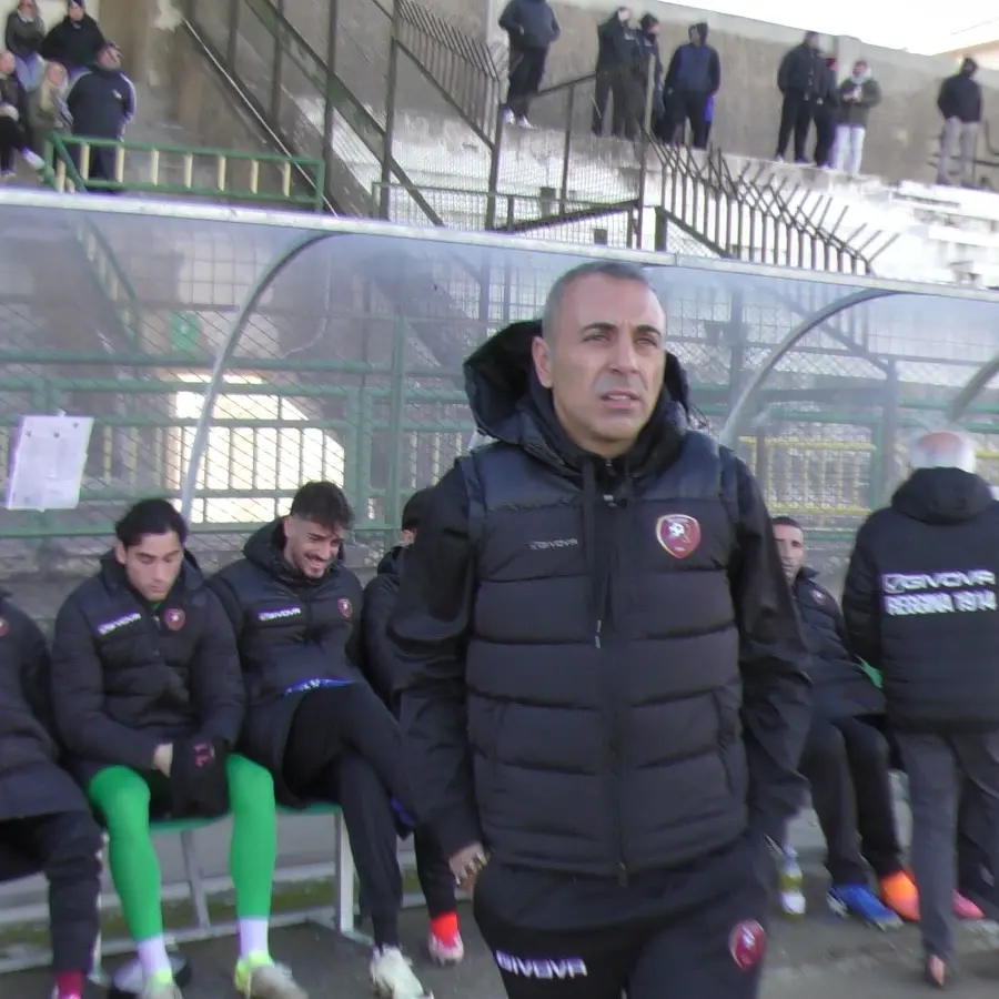 «Meglio brutti, sporchi e vincenti»: la Reggina di Torrisi si veste di umiltà e prova a ritrovare il legame con la sua gente\n