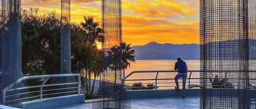 Tra le colonne del tempo\n