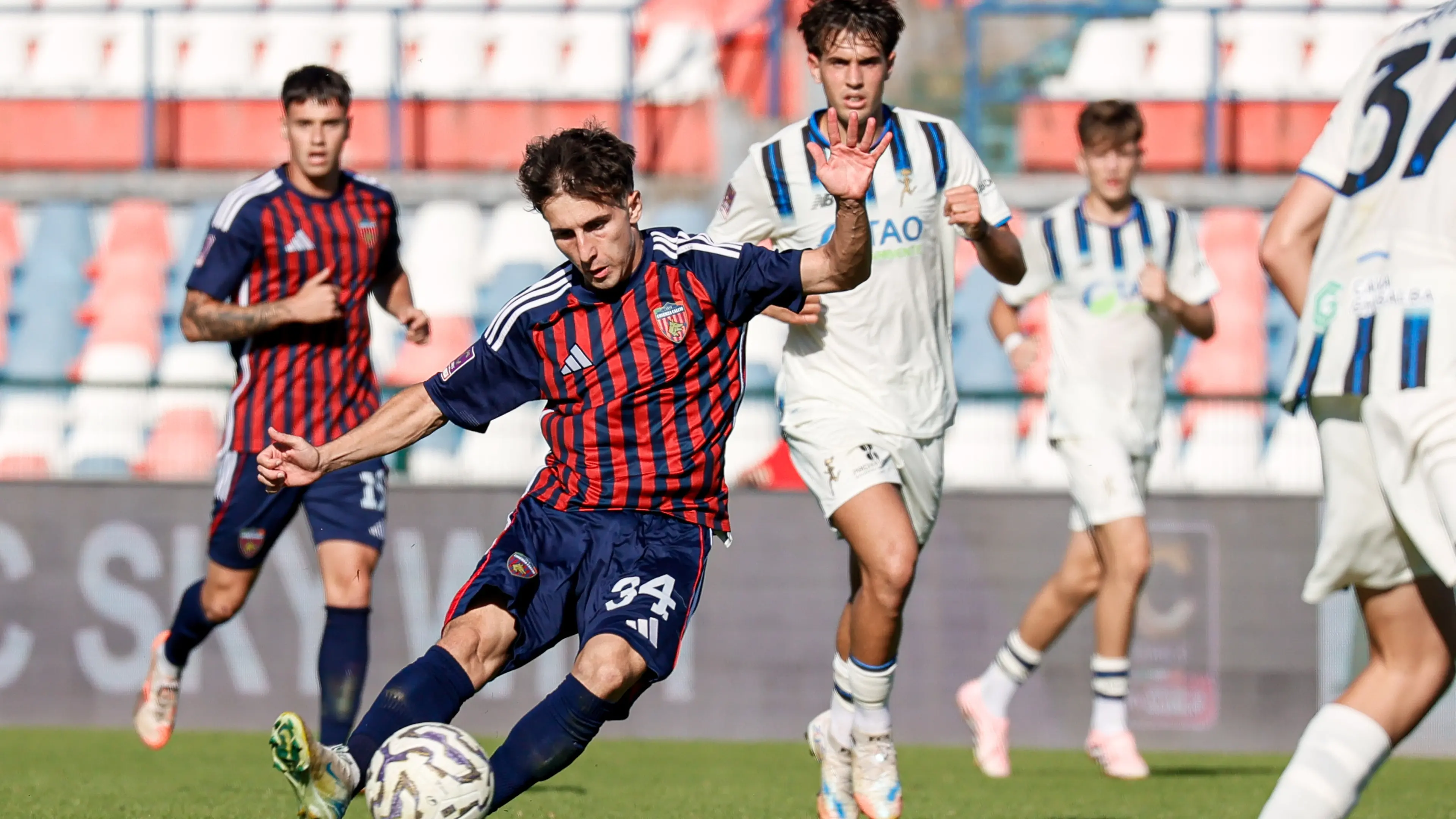 L’attaccante del Cosenza\u00A0 Florenzi a LaC: «Mister Buscè? Ha ricreato un gruppo, una vera famiglia»\n
