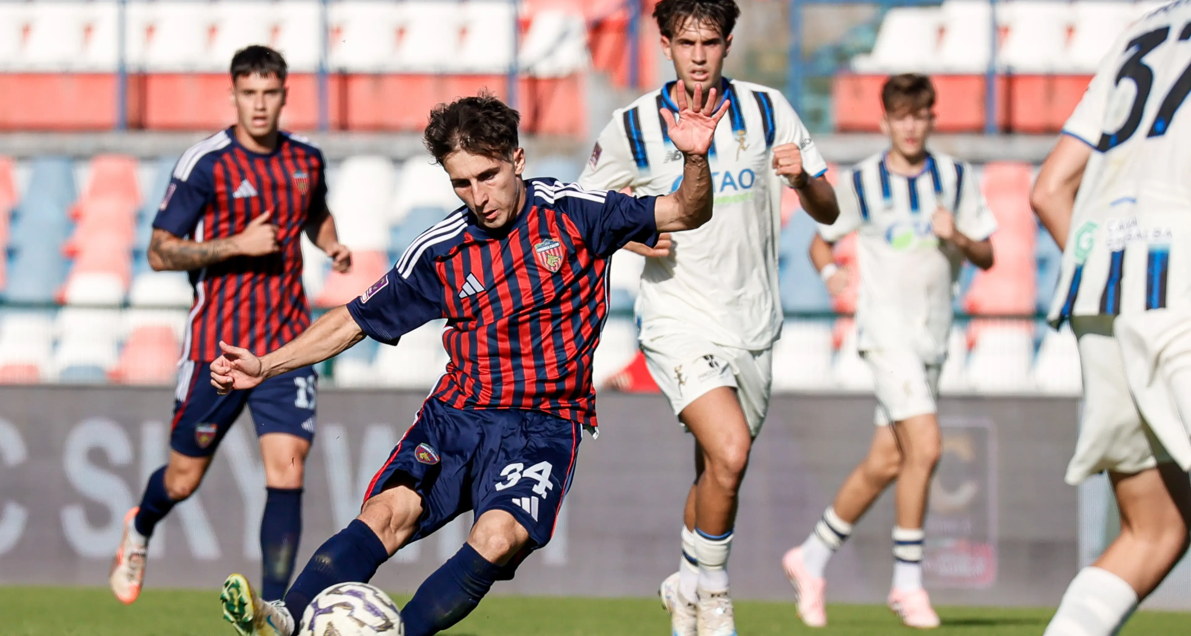 L’attaccante del Cosenza\u00A0 Florenzi a LaC: «Mister Buscè? Ha ricreato un gruppo, una vera famiglia»\n