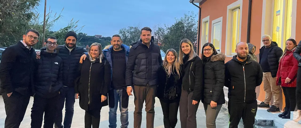 «Ve l’avevo detto che ci saremmo rivisti», Marco Martino sindaco di Capistrano per la terza volta a 35 anni\n