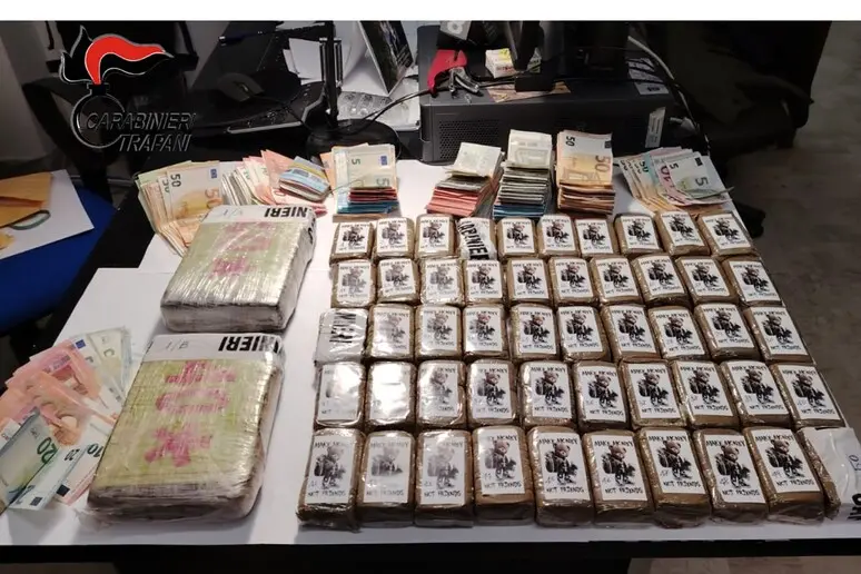 Traffico di cocaina dalla Calabria alla Sicilia all’ombra di Cosa Nostra: 27 arresti nel Trapanese\n