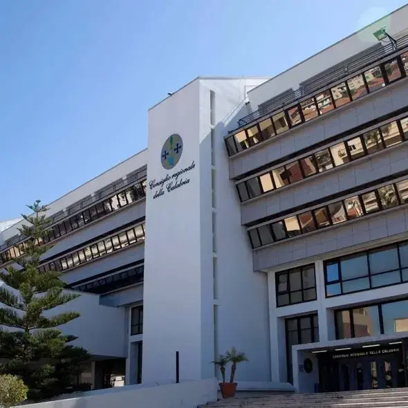 «Ci massacrano, tagliamo i costi ma non alla politica...»: così il centrodestra ha salvato legge e stipendi dei\u00A0sottosegretari