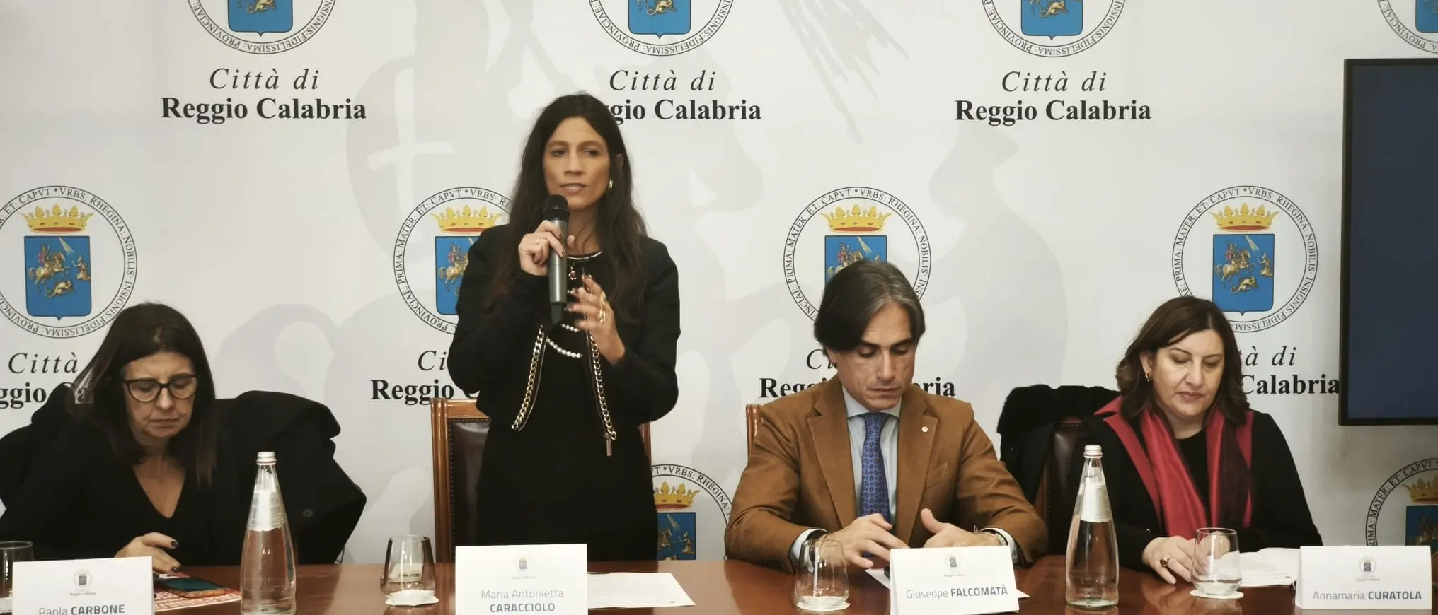 Reggio, il mondo della cultura incontra la scuola con \"Gli occhi di una donna\": così la città educa al rispetto fin dalla tenera età\n