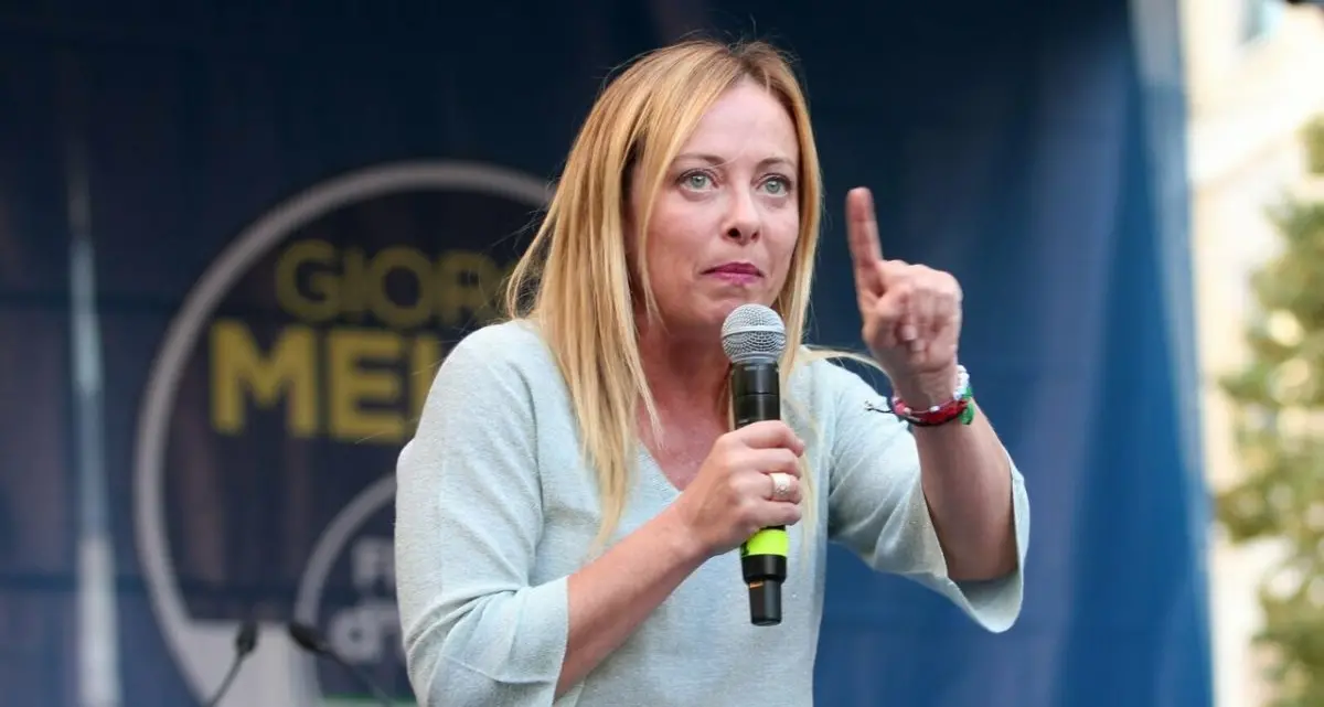 La legge elettorale diventa terreno di scontro: il governo accelera sul proporzionale mentre l’opposizione denuncia “trappole per il 2027”