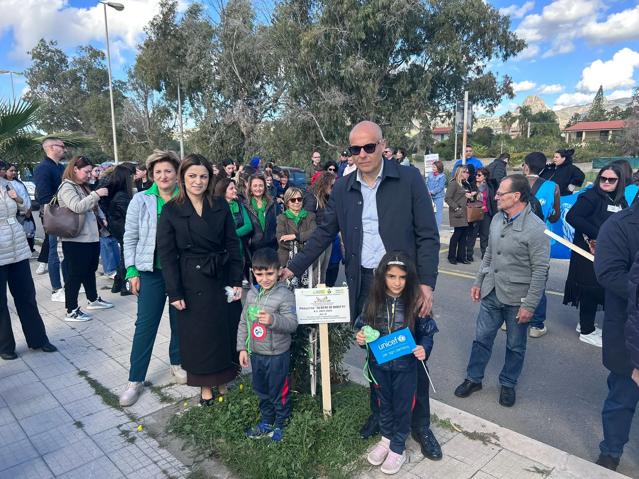 Alberi che parlano di diritti, Melito Porto Salvo abbraccia il progetto dei bambini\n